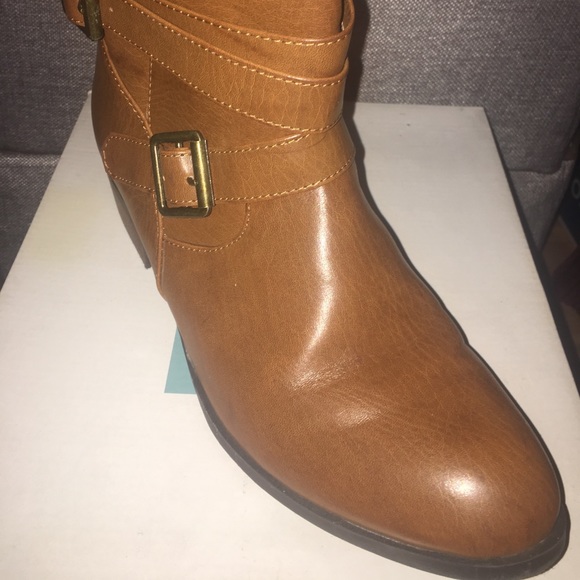 Brown boots - Picture 3 of 4